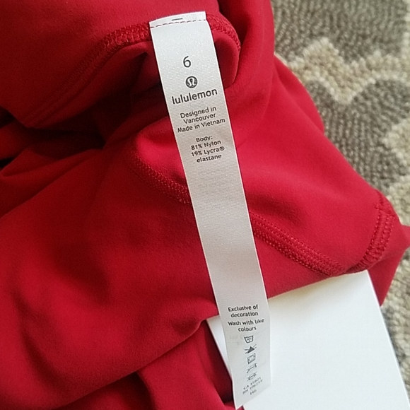 Lululemon Align Shorts 6” nwt sold out - Picture 5 of 5